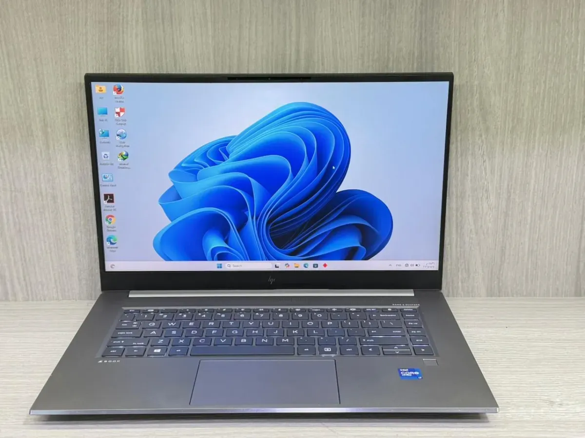 HP ZBook Studio G8 – i7 11th Gen, 16GB RAM, 512GB SSD, T1200 4GB, 15.6″ FHD, RGB Keyboard